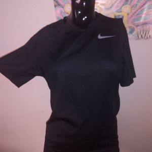Men's Nike shirt